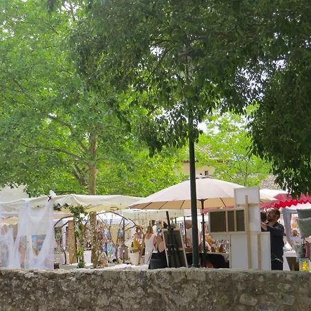 Holiday home Les Boulegons Au Pied Du Luberon Lourmarin