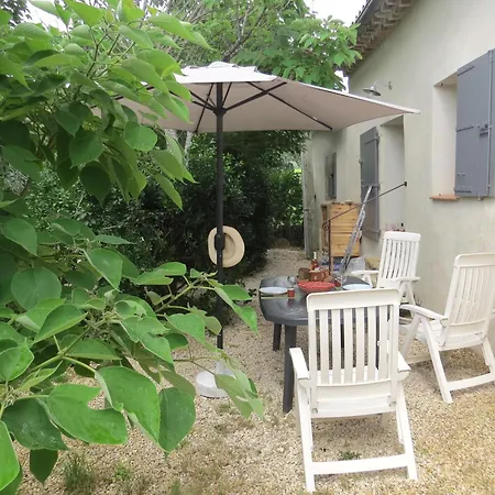 Les Boulegons Au Pied Du Luberon *